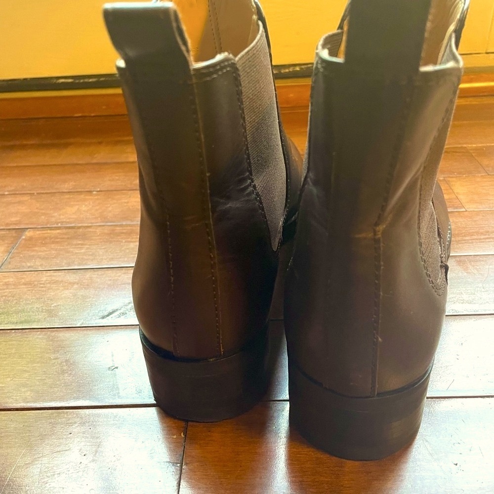 Talbots Women’s Chocolate Brown Leather Chelsea Boots-10M - Picture 3 of 4